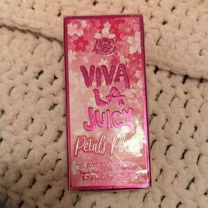 Juicy Couture Viva La Juicy Petals Please Pink Box